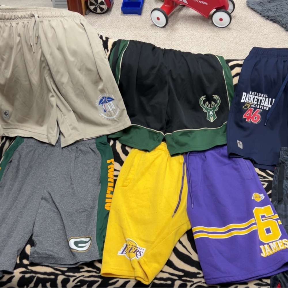 NBA $ NFL Athletic Shorts Collection - Multicolor - size medium